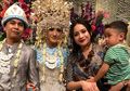 Bersama Rombongan, Nagita Slavina Jajan Bakso Paling Enak Sedunia