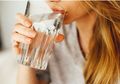 Mau Turunkan Berat Badan 1 kg Per Hari? Cobain Diet Air Putih Aja!