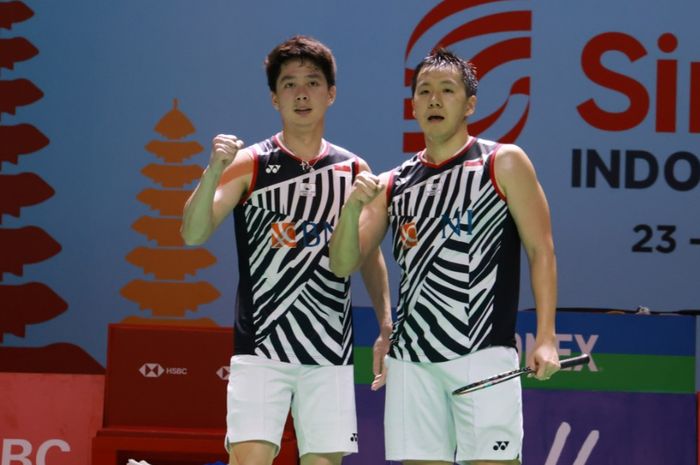 Pasangan ganda putra Indonesia, Marcus Fernaldi Gideon/Kevin Sanjaya Sukamuljo, pada babak kedua Indonesia Open 2021 di Bali International Convention Centre, Nusa Dua, Kamis (25/11/2021).