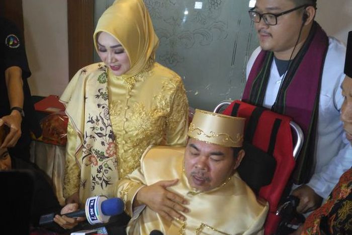 Mat Solar nikahkan anaknya