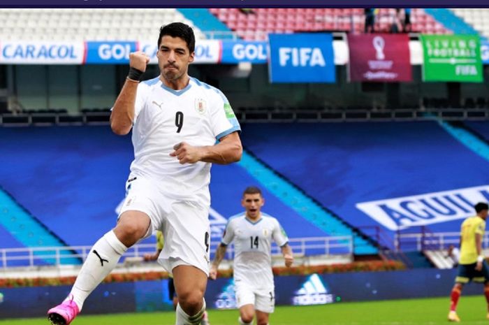 Penyerang timnas Uruguay, Luis Suarez, mencetak gol ke gawang timnas Kolombia dalam laga Kualifikasi Piala Dunia 2022 zona Conmebol, Jumat (13/11/2020) atau Sabtu pukul 03.30 WIB. 
