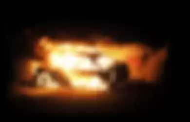Ilustrasi mobil terbakar