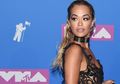 Makeup dan Gaya Rambut Terbaik di MTV VMA 2018 yang Seru Buat Dicoba!