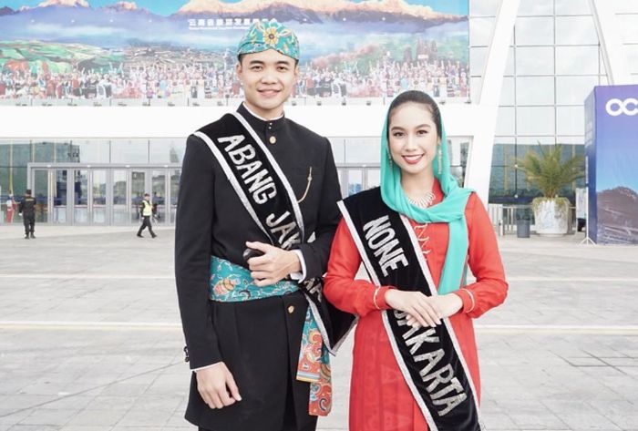 instagram.com/shabrinaar
Pernah jadi None Jakarta Kepulauan Seribu