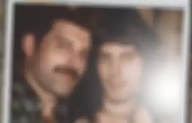 Editan foto Freddie Mercury saat muda dan dewasa