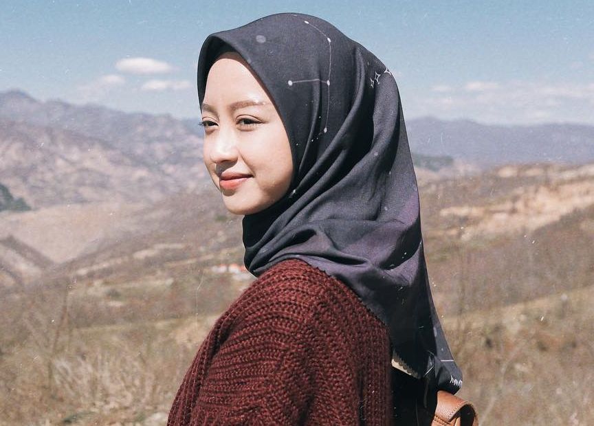 Tips Pakai Hijab Untuk Pemilik Pipi Chubby Agar Terlihat Lebih Tirus Cobain Deh Semua Halaman Stylo