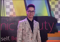 Kerah Jas Kevin Sanjaya Jadi Perbincangan Saat Hadiri Panasonic Gobel Awards 2018, Kenapa Ya?
