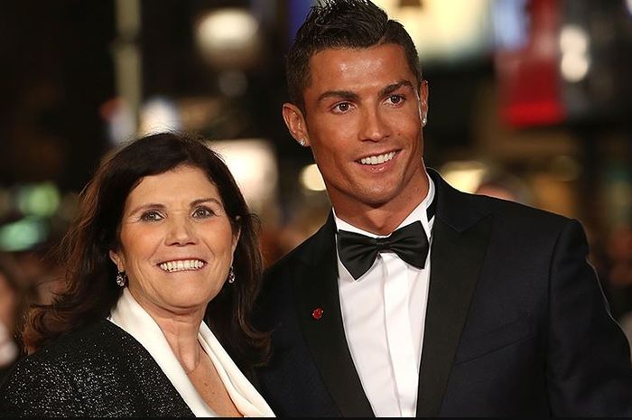 Ibu Cristiano Ronaldo, Maria Dolores dos Santos Aveiro
