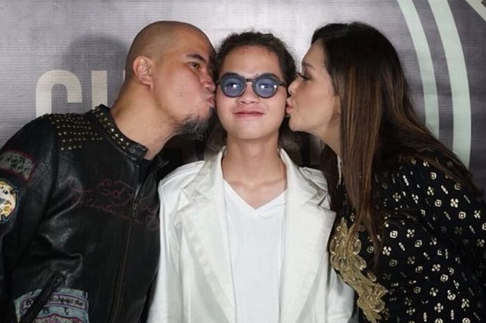Dul Jaelani dan kedua orangtuanya