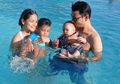Baru Berusia 5 Tahun, Anak Titi Kamal Berani Lompat ke Kolam yang Dalam