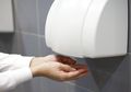 Jangan Lagi Gunakan Pengering Tangan, Bakteri hingga Virus Penyebab Sakit Bisa Ditularkan darinya!