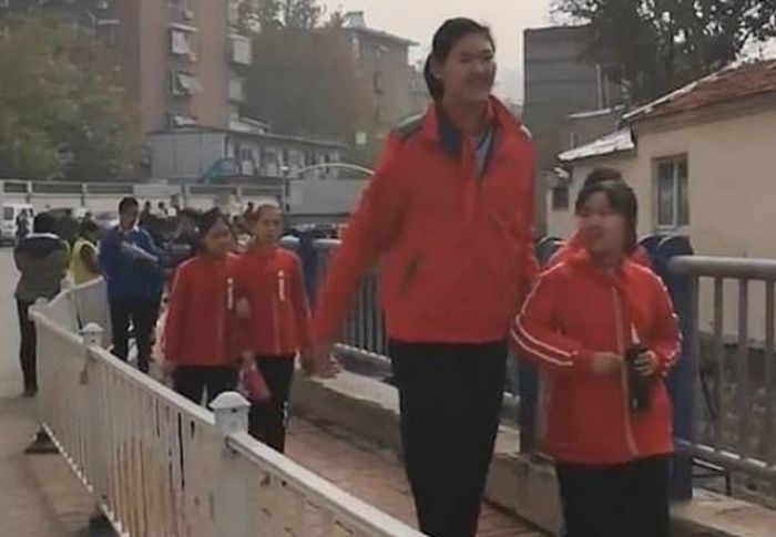 Zhang Ziyu bocah berusia 11 tahun yang bisa kalahkan tinggi Le Bron James