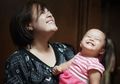 Dilarang Makan Opak, Tingkah Lucu Anak Cynthia Lamusu Ini Gemas!