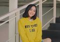 Pacar Baru Rizky Febian, Azalia Bianda Avizza Punya 4 Gaya Kece dengan Outfit Kuning!