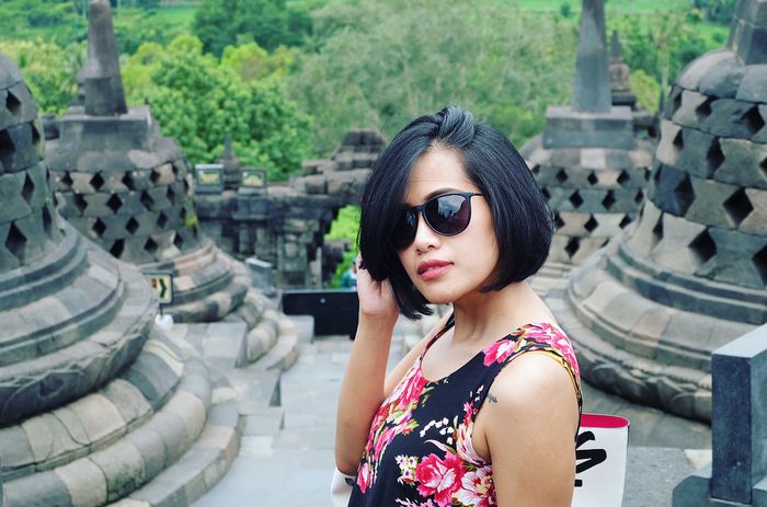 Nola Tyaz saat mengunjungi borobudur