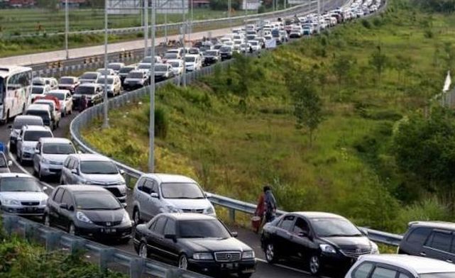 Suasana arus mudik llibur lebaran.