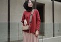 Lagi Ngetren, Yuk Tiru Padu Padan Pleated Skirt untuk Hijabers Ala Selebgram Indonesia!