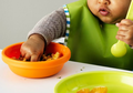 Sigap Tangani Anak, Ini Lho Cara Tepat Mengangkat Bayi Saat Tersedak!
