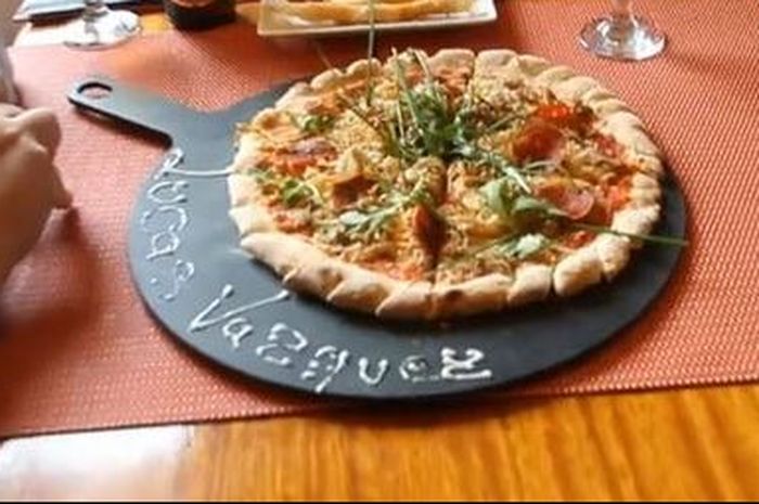 Gelandang Real Madrid, Lucas Vazquez, menjadi nama pizza di salah satu restoran di Spanyol.