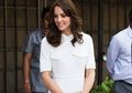 10 Inspirasi Style Classy ala Kate Middleton dengan Outfit Putih