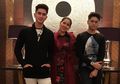 Venna Melinda Pose Bareng Pacar Anaknya, Warganet Malah Fokus Cari Natasha Wilona