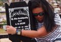 Genap 7 Hari Kepergian Nita Octobijanthy, Putri Sulung Indro Warkop Ungkap Rasa Rindunya pada sang Ibunda