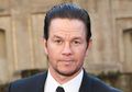 Aktor 'Mile 22' Mark Wahlberg Ungkap Kebiasaan Bangun Jam 2.30 Pagi, Sehatkah?