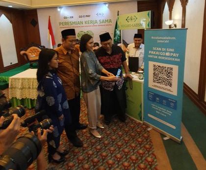 Uji coba fitur zakat digital bersama petinggi NU dan Gojek