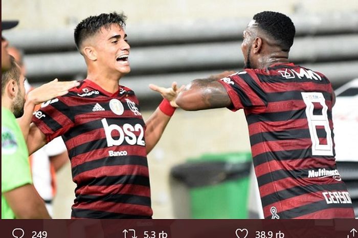Pemain Flamengo, Reinier Jesus (kiri) telah menjadi bidikan Arsenal setelah puas dengan pemain muda Brasil. 