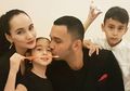 Dulu Ditinggal Nikah Peggy Melati Sukma, Kini Teuku Zacky Hidup Bahagia Bersama Keluarga Kecilnya, Rumah Ini Jadi Saksinya!