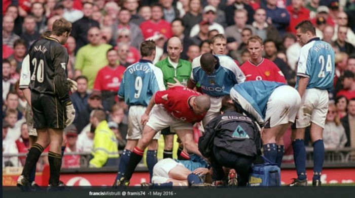 Salah satu momen penting derbi Manchester United adalah tekel Roy Keane kepada Alf Inge Haaland.