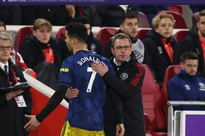 Cristiano Ronaldo ditarik keluar Ralf Rangnick dalam laga tunda pekan ke-17 Liga Inggris 2021-2022 antara Manchester United dan Brenford di Brentford Community Stadium, Rabu (19/1/2022) atau Kamis dini hari WIB.