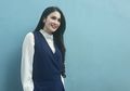 Intip Yuk Dekorasi Ornamen Natal Sandra Dewi, Ada Nuansa Biru Nan Mewah!