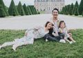 Gemasnya Si Kecil Thalia Meniru Kebiasaan Sarwendah Usai Keramas
