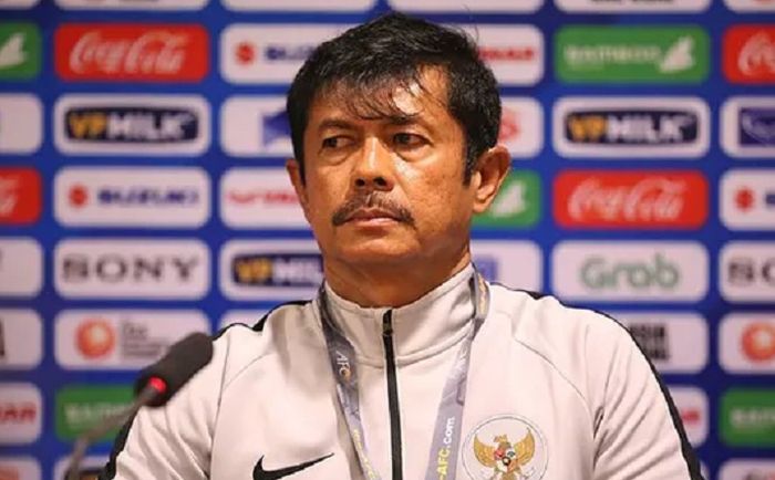 Pelatih Timnas U-23 Indonesia Indra Sjafri tampil  dalam konferensi pers usai dikalahkan Timnas U-23 Thailand 4-0 dalam Kualifikasi Piala Asia U-23 2020 di Stadion Nasional My Dinh, Hanoi, Vietnam, Jumat (22/3/2019).