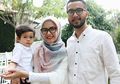 Jadi Bapak Idaman Zaman Now, Begini Potret Suami Revalina S. Temat
