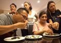 Ditantang Makan Kalajengking, Badan Anang Hermansyah Memerah dan Tak Henti Digaruk