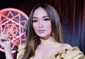 Pamer Foto Jadul, Begini Potret Zaskia Gotik Tanpa Riasan Wajah