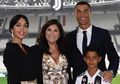 Isu Keretakan Keluarga Memanas, Cristiano Ronaldo Kembali Pamerkan Kemesraan dengan Dua Sosok Wanita Ini