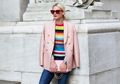 6 Inspirasi Padu-padan Rainbow Striped yang Cocok Buat Cewek Tomboy