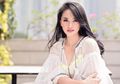 Biasa Dandan Natural, Ririn Ekawati Banjir Pujian Saat Tampil dengan Makeup Bold, Pangling Banget!