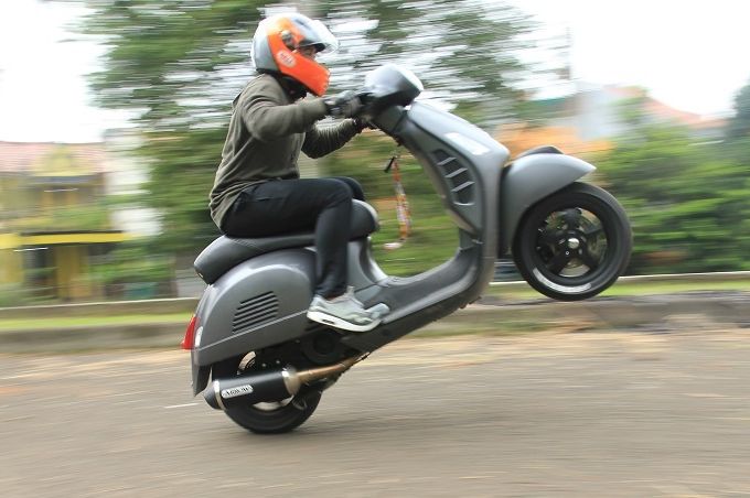 Sadis Upgrade Performa Vespa Gts 150 Power Melonjak Jadi 15 5 Dk Semua Halaman Motorplus<script async src=