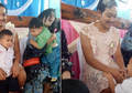 Ke Sekolah Anaknya Mengenakan Baju Wanita, Alasan si Ayah Bikin Haru