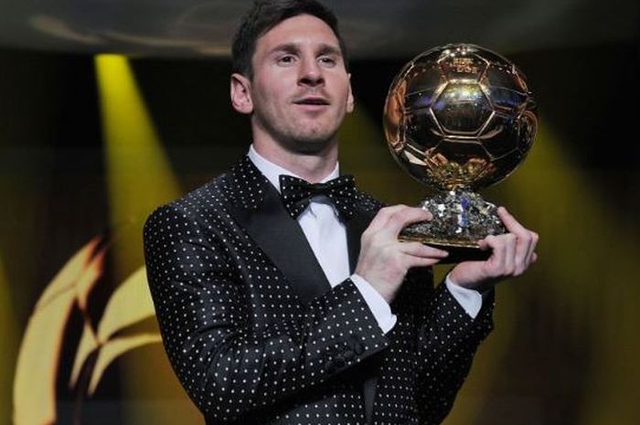 Lionel Messi saat menerima Ballon d'Or pada 2012.
