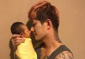 Siaga Memasang Pasang Pompa ASI Istrinya, Lee Jeong Hoon Banjir Pujian