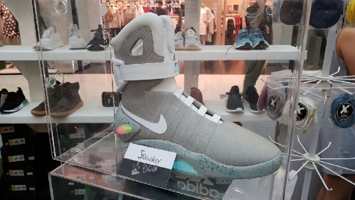Penampakan Sneaker Rp 160 Juta Termahal di Dunia yang Dipamerkan di Surabaya