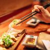 9 Aturan Makan di Jepang yang Unik, dari Penggunaan Sumpit hingga Cara Pegang Mangkuk