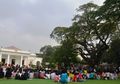 Bermain, Bernyanyi, dan Nonton Bareng Presiden di Istana