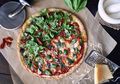 Ada Pizza Dengan Topping Tinta Gurita, Ini 7 Topping Pizza Unik Dunia