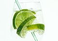 Ini yang Akan Terjadi Kalau Kita Minum Obat dengan Minuman Bersoda